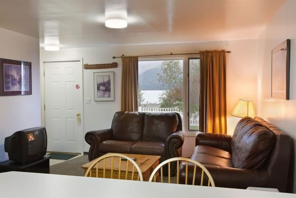 Harborview Inn 15/26