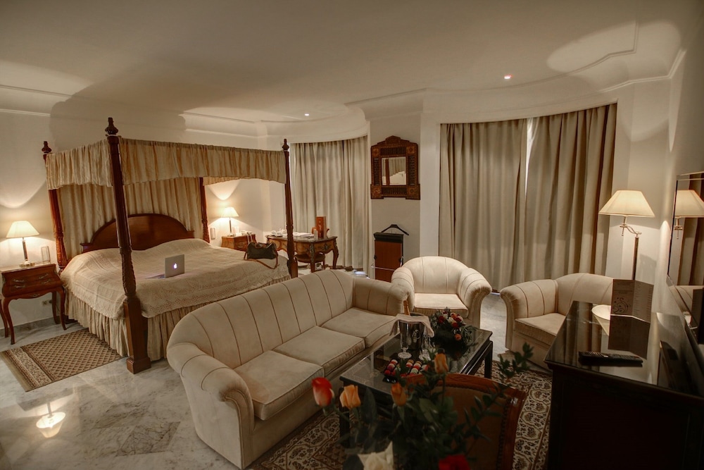 HOTEL LA MAISON BLANCHE 37/52