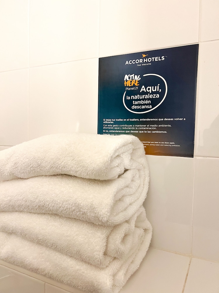 IBIS BARCELONA RIPOLLET 30/72