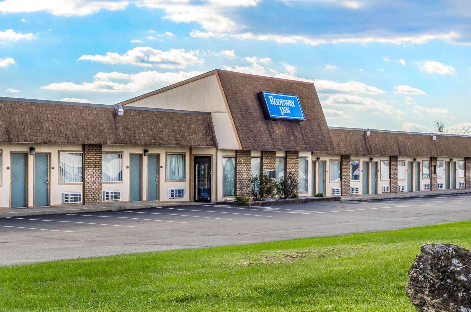Rodeway Inn Shippensburg I-81 4/16