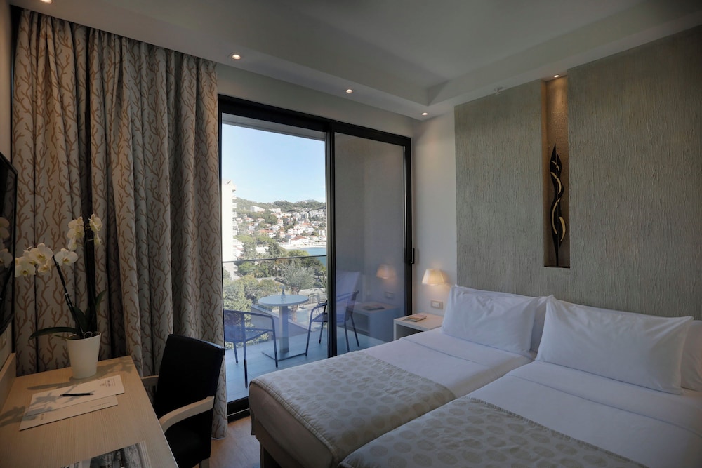 Palmon Bay Hotel and Spa 8/48