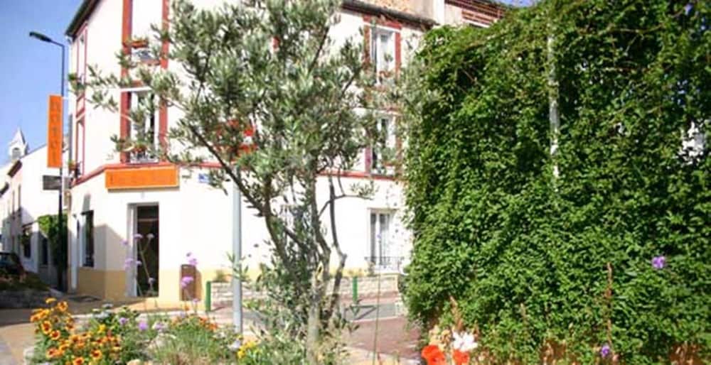 Hotel Le Petit Chateau 27/39