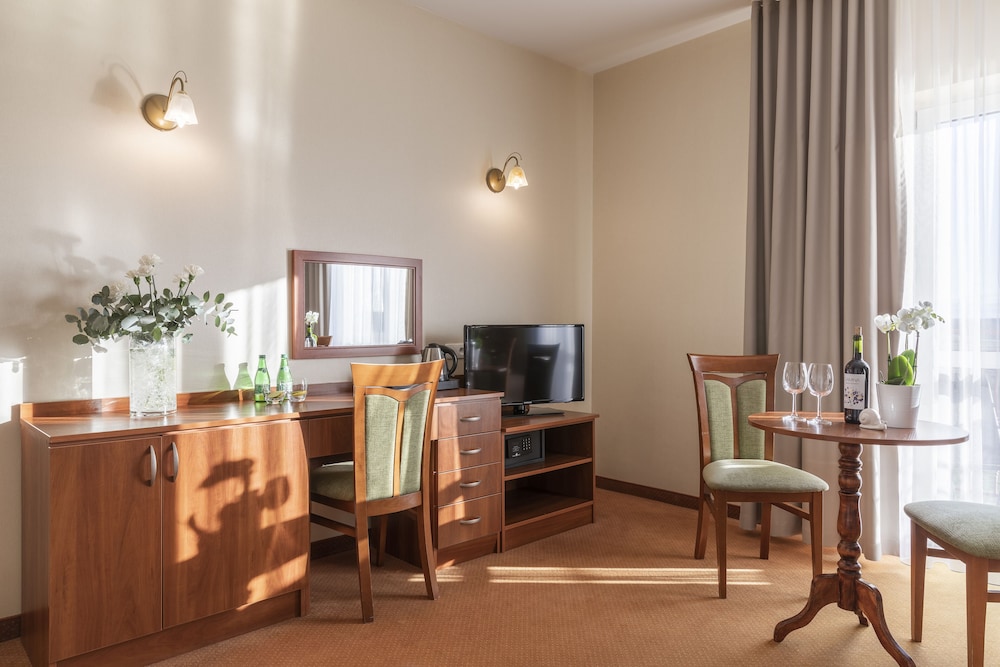 Bursztyn Medical Spa & Wellness 64/74