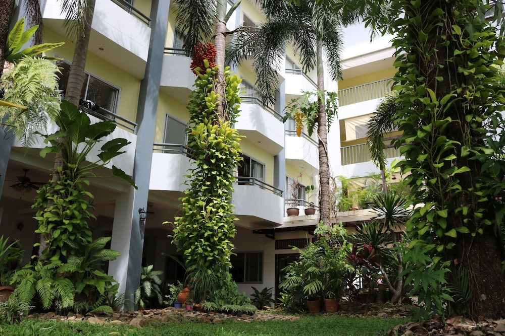 The Greenery Hotel 8/54