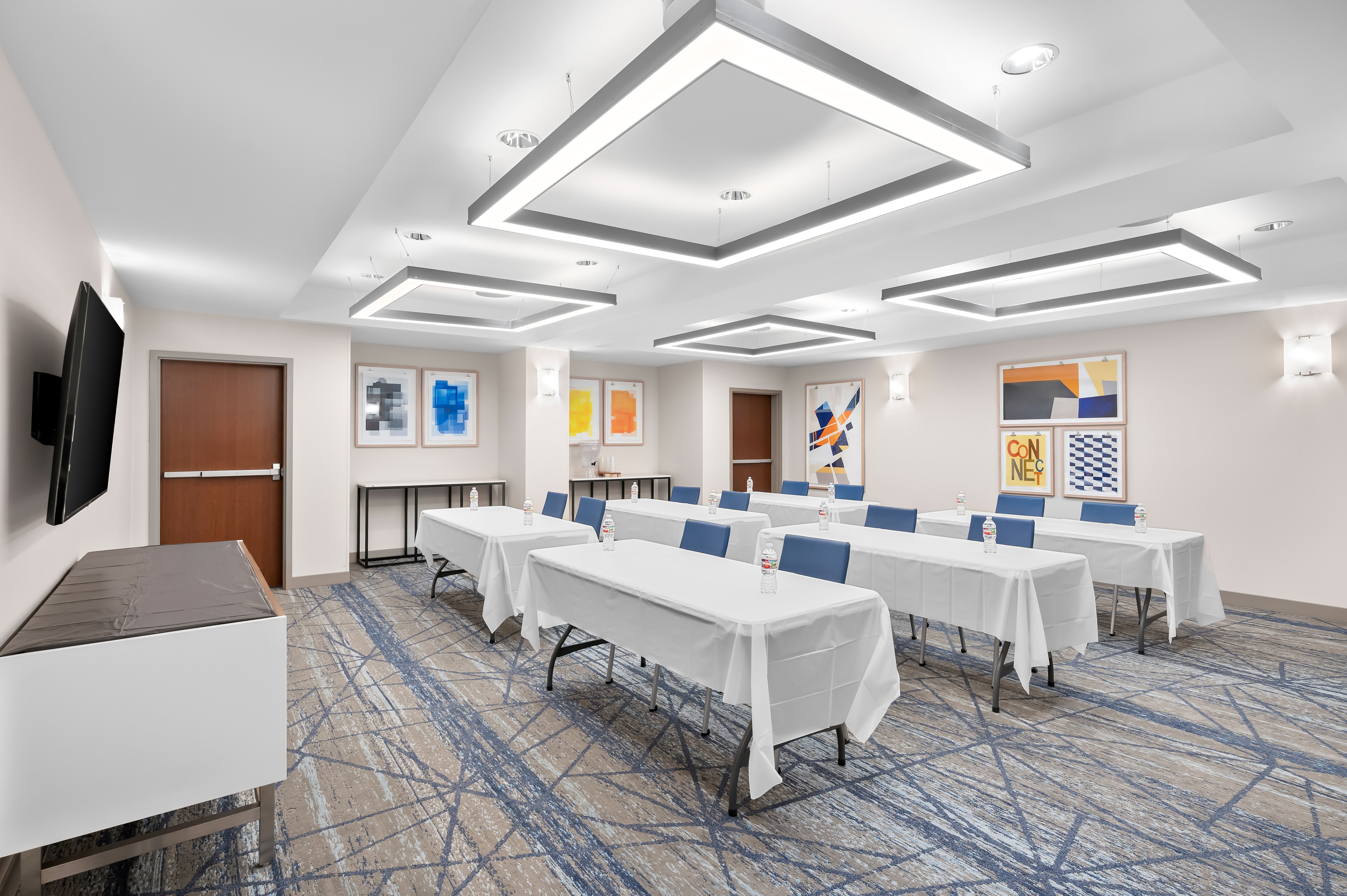 Holiday Inn Express Suites Morrilton 50/53