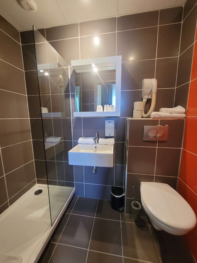 Kyriad Orange Centre 67/69