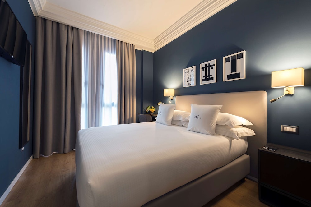 INITIALE, DOUBLE BED, SMALL