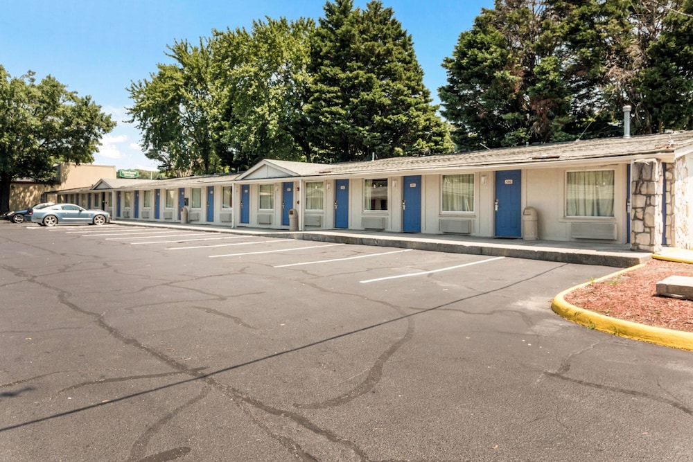 Motel6 Newport News, VA in NEWPORT NEWS - VA