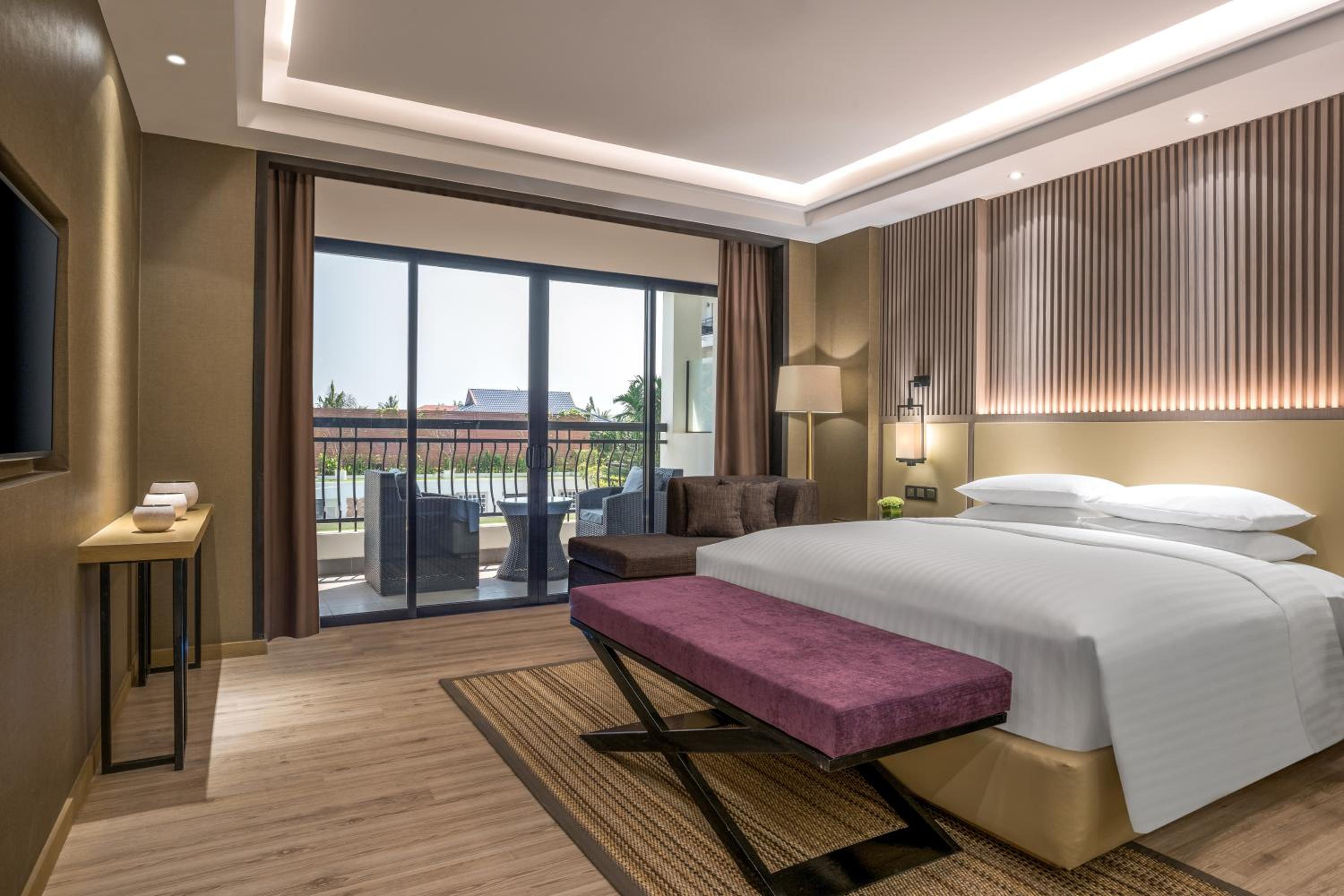 Courtyard, Suite, King Bed