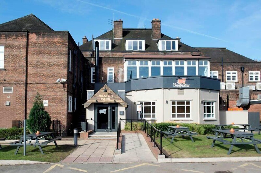 Premier Inn Manchester Heaton Park in MANCHESTER