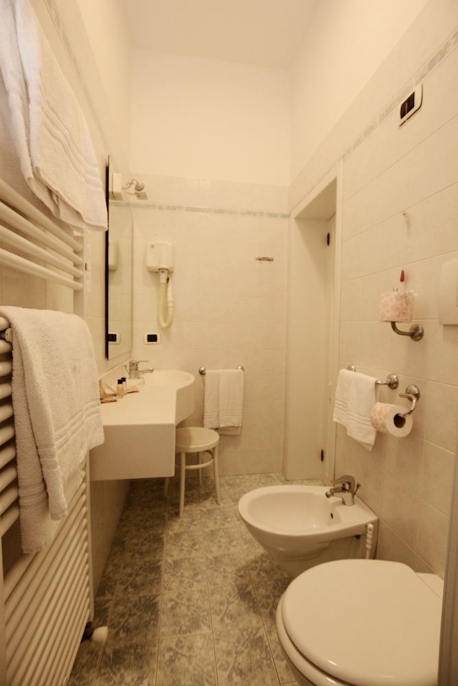 Albergo Italia 38/42