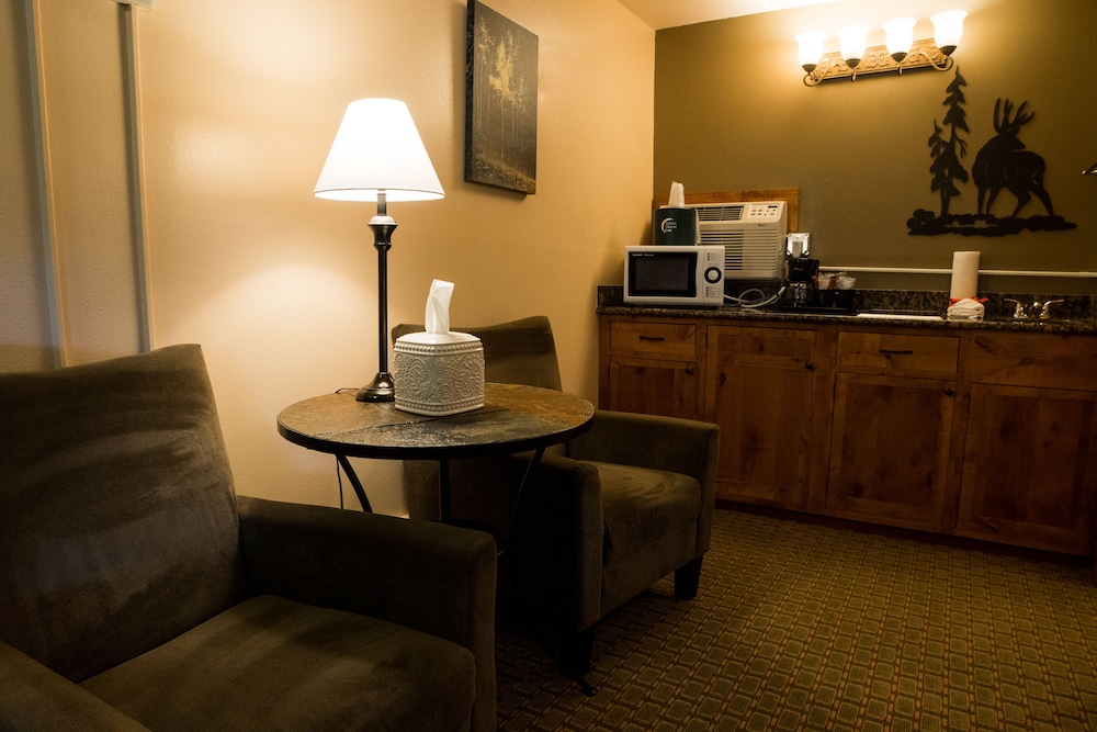 Silver Moon Inn 34/70