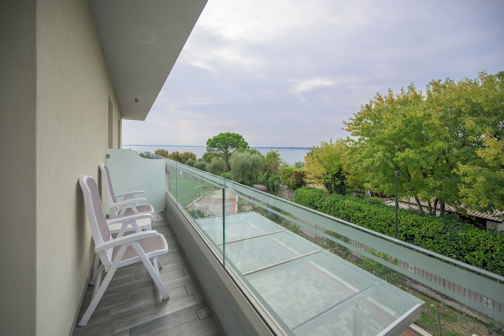 Villa Paradiso Suite 23/29