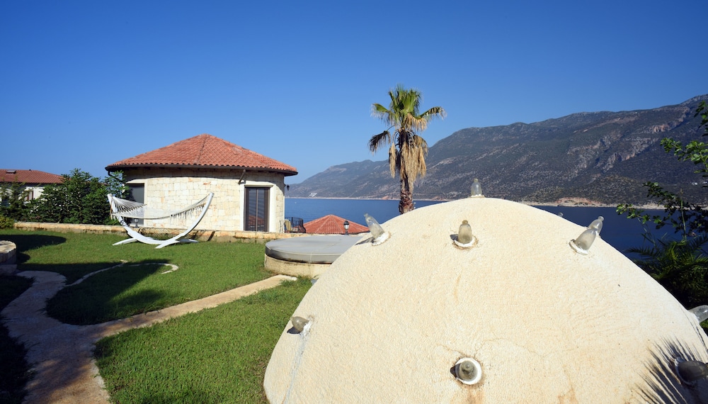 Lighthouse Hotel Kas 75/79