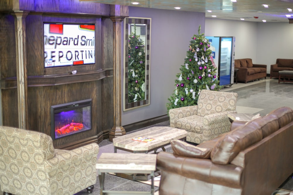 American Inn and Suites Ferndale 16/25