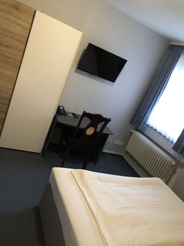 Parkhotel Lindenhof 16/40