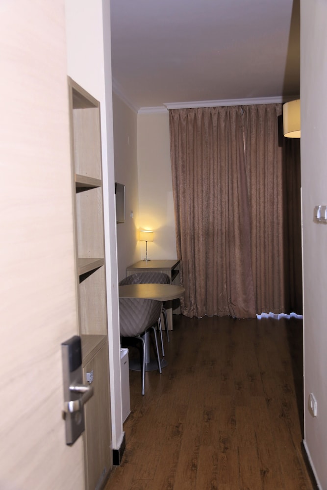 Venetian Hotel 32/50