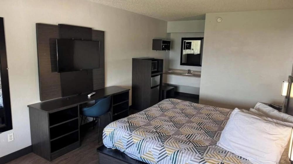 Motel6 Cedar Rapids, IA 4/25