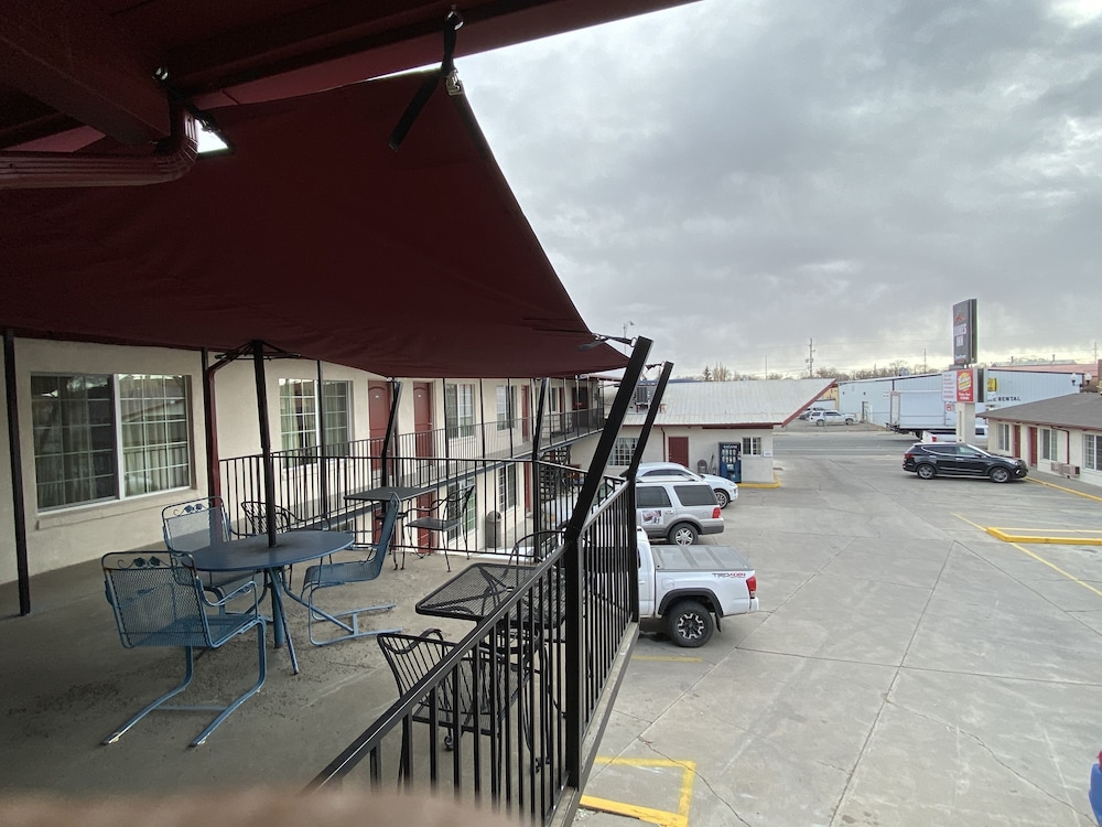 Dunes Inn 55/61