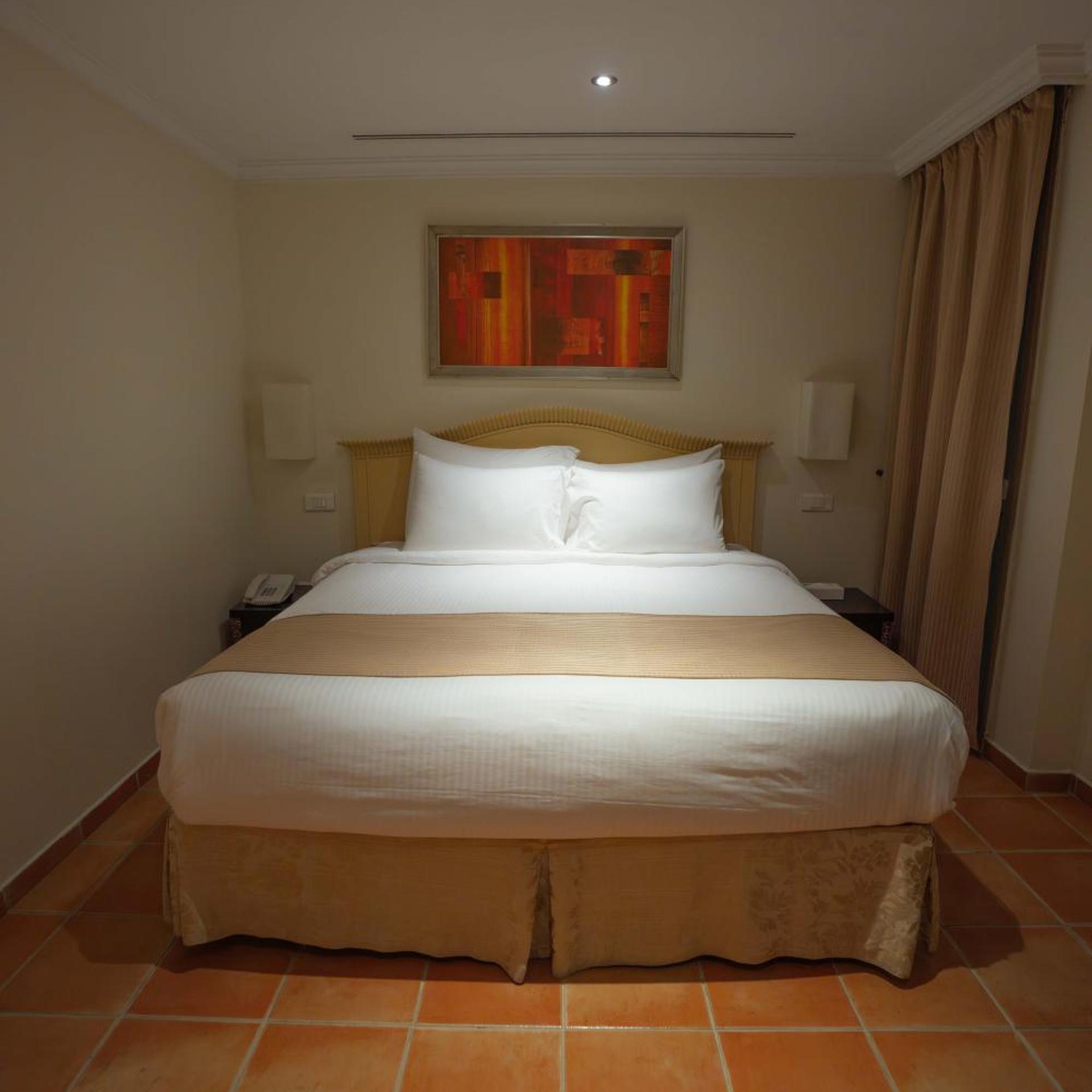 2 Bedrooms, Villa, Garden Access