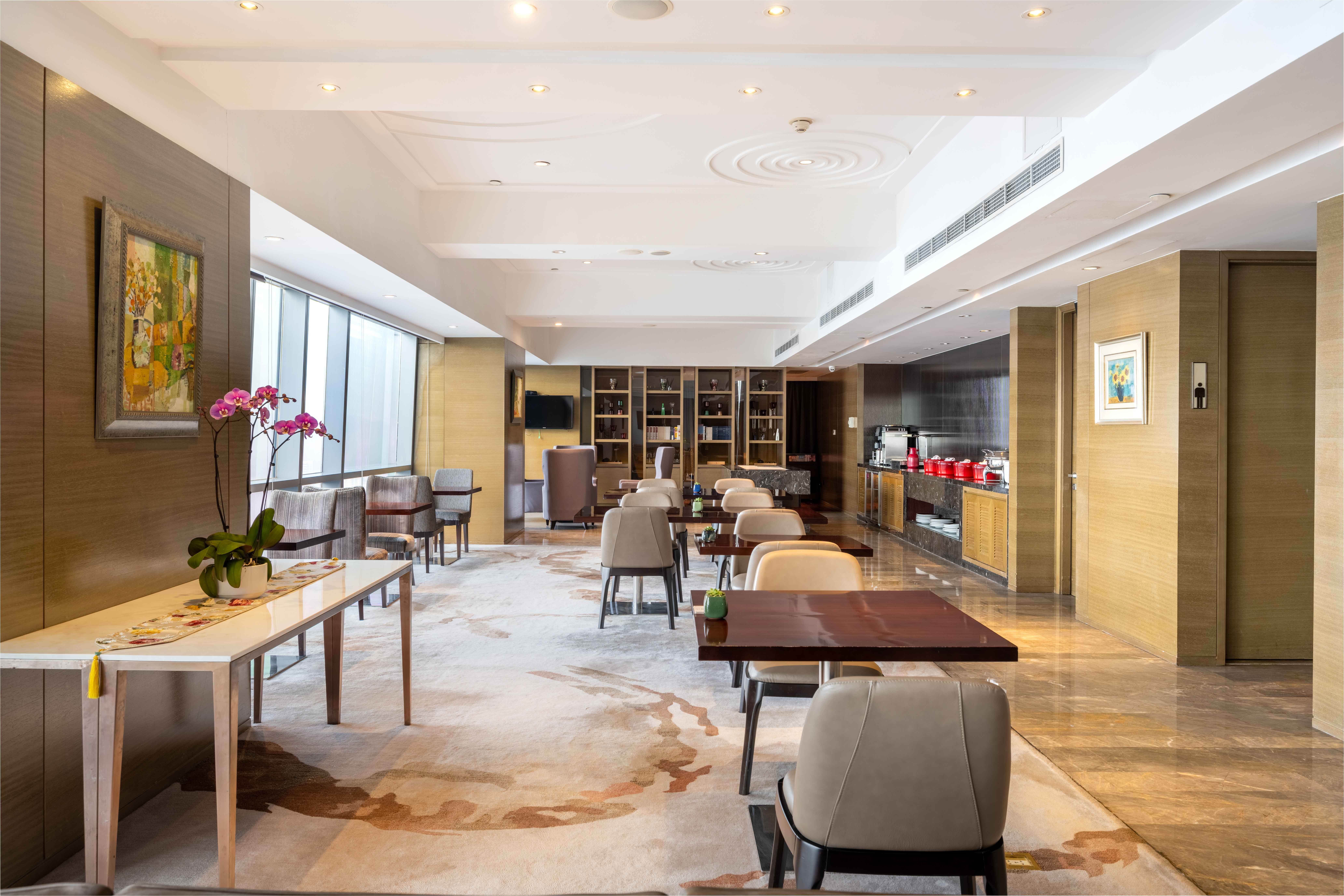 CROWNE PLAZA WUXI TAIHU 52/76