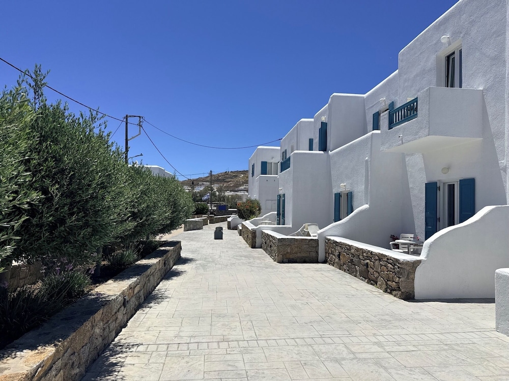 Cyclades Studios 42/49