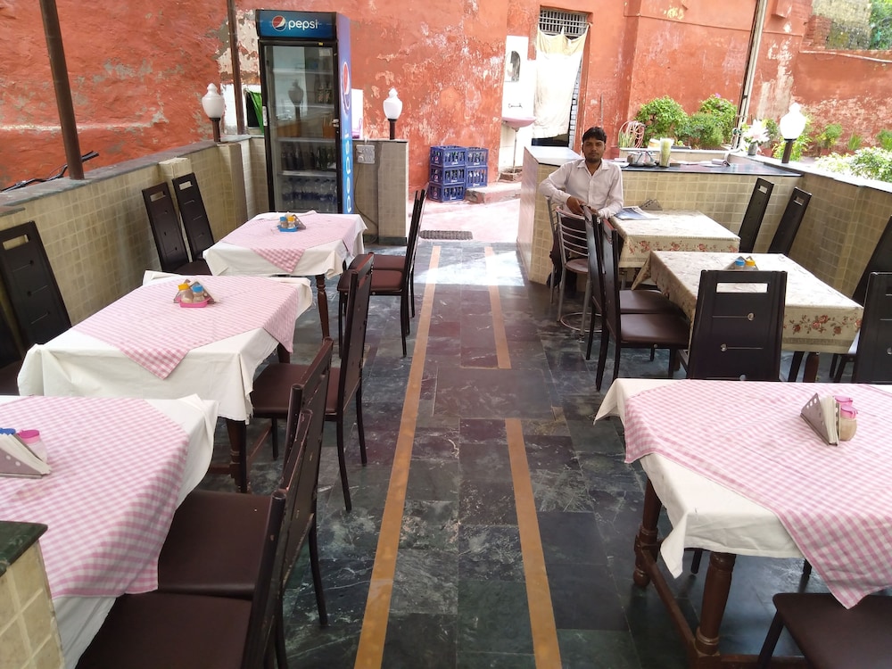 Hotel Sidhartha 49/59