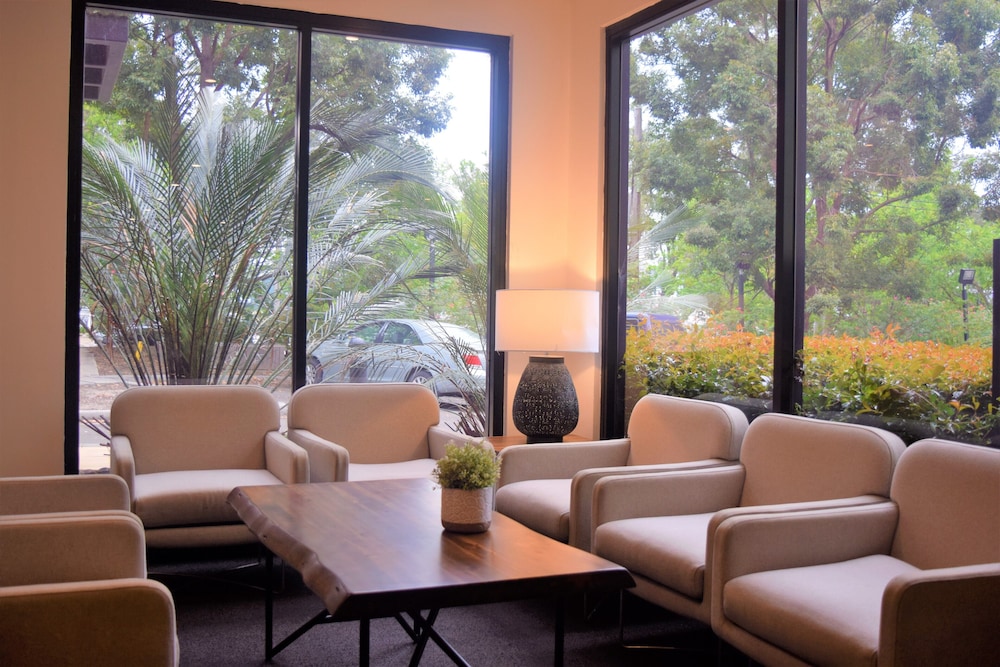 IBIS SYDNEY THORNLEIGH 42/62