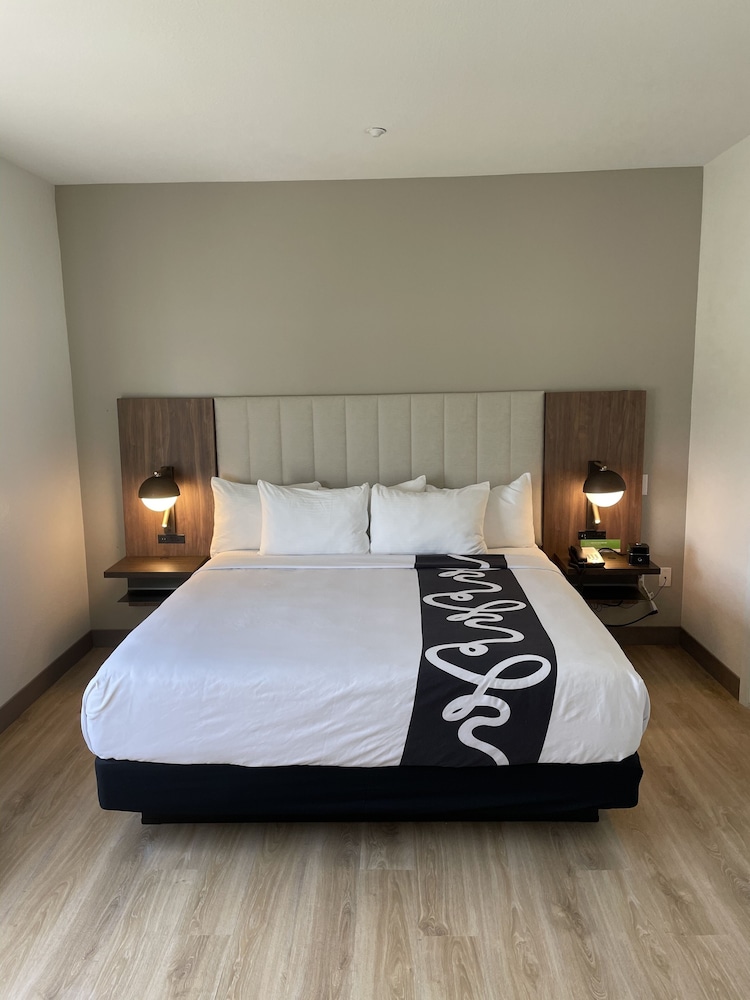 La Quinta Inn And Suites By Wyndham Port Arthur 8/50