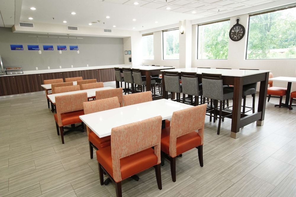 Best Western Paramus Hotel & Suites 31/35