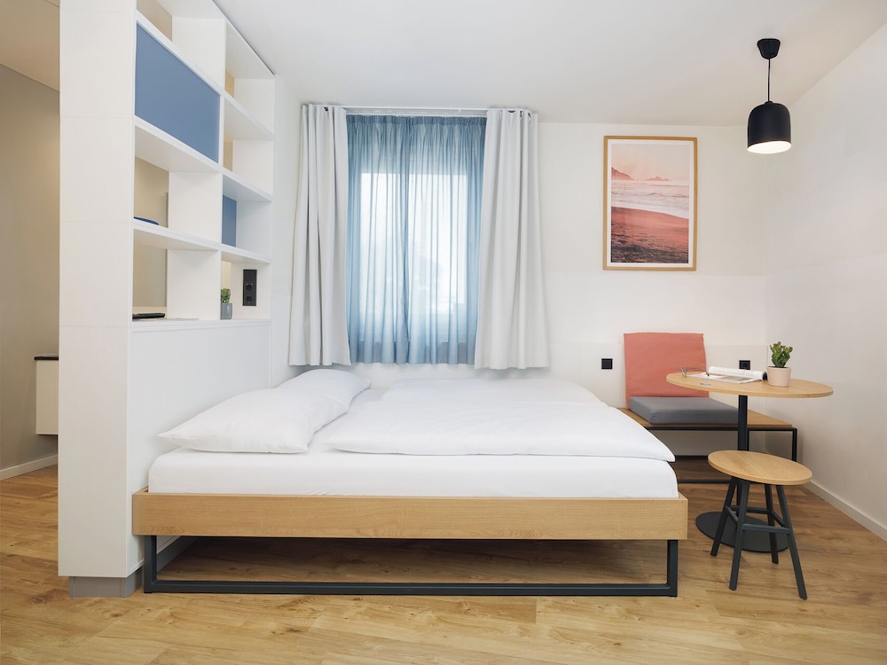 Studio, Queen Bed, Xl