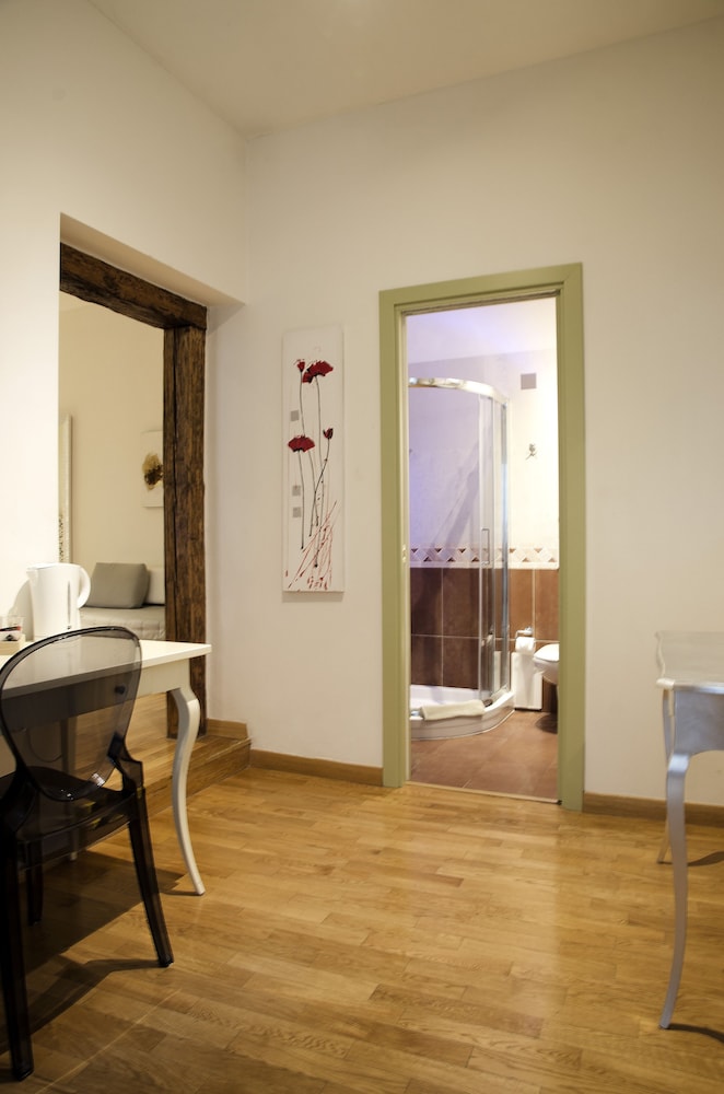 Dolce Vita Suites Hotel 39/48