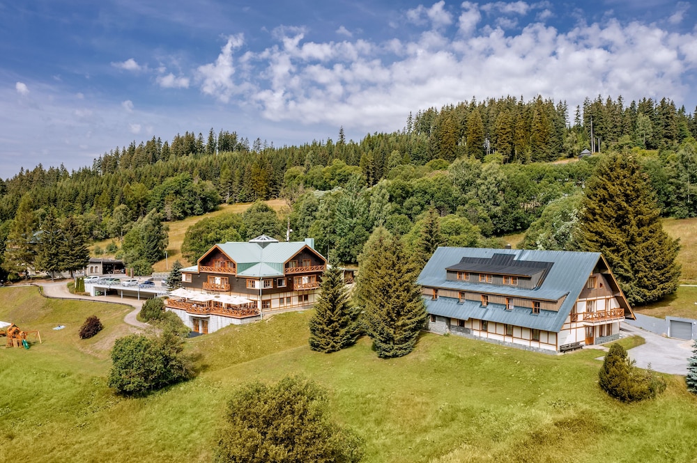 Hotel Zatisi 44/50