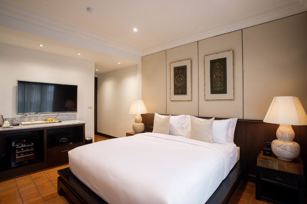 The Bridge An Eclectic Luxotel Chiangmai 25/72