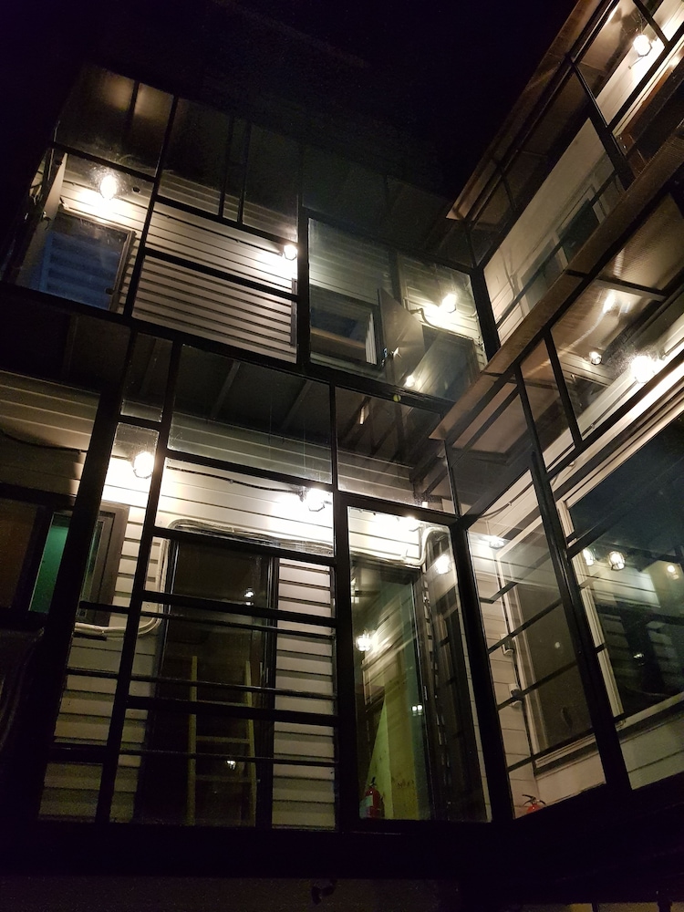 Inno Hostel &amp; Pub Lounge Hongdae 8/65