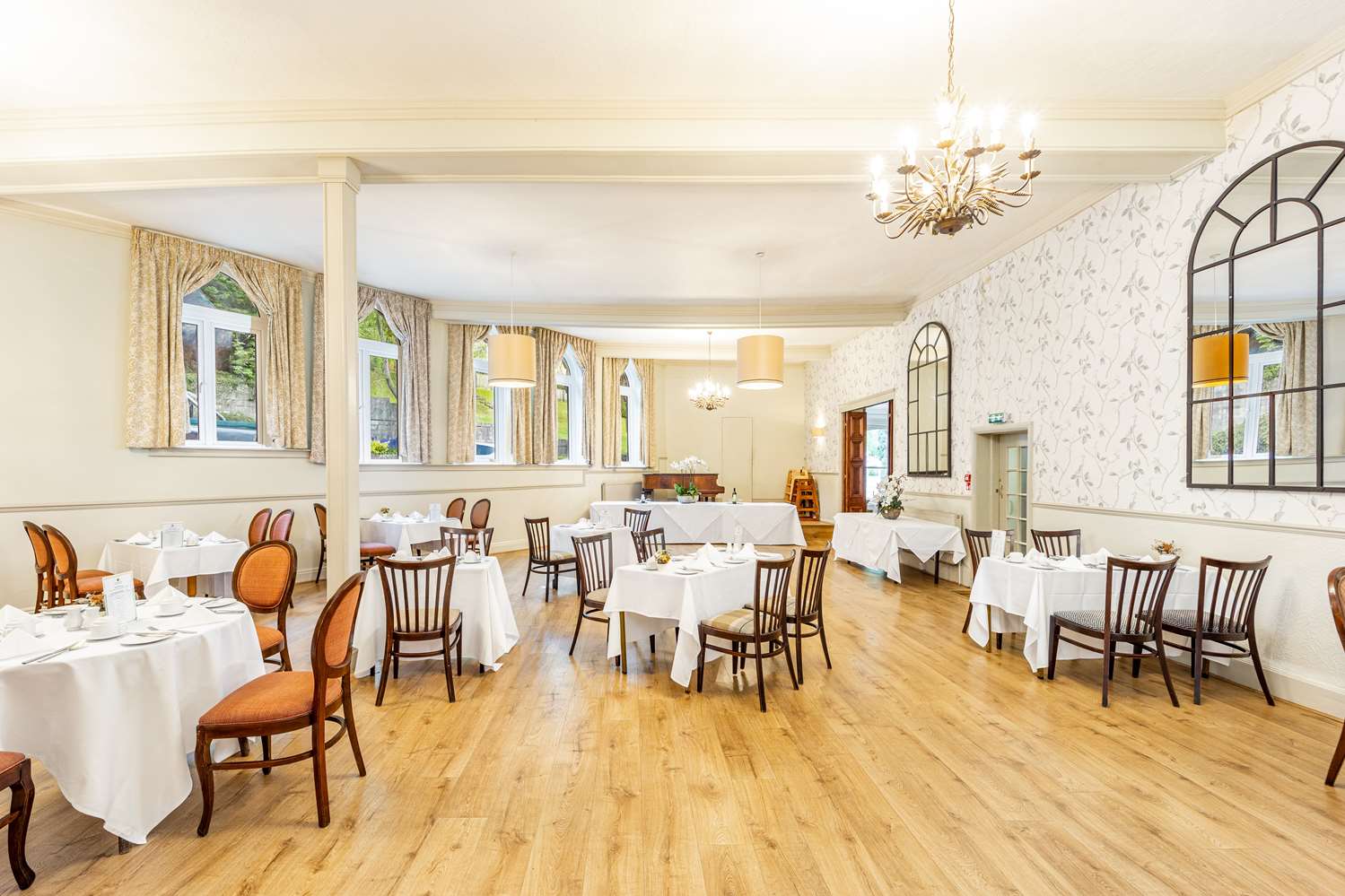 Best Western Limpley Stoke Hotel 28/48