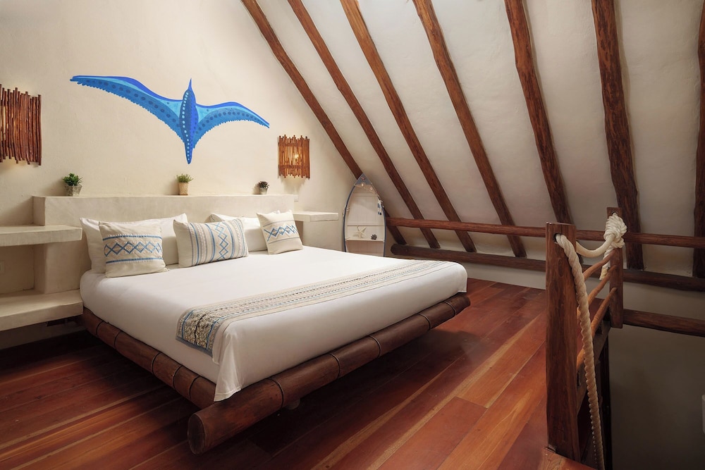 Hotel El Pueblito 11/50