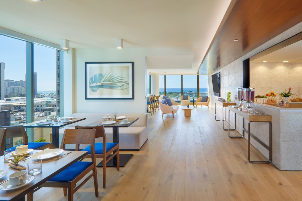 Renaissance Honolulu Hotel & Spa 54/67