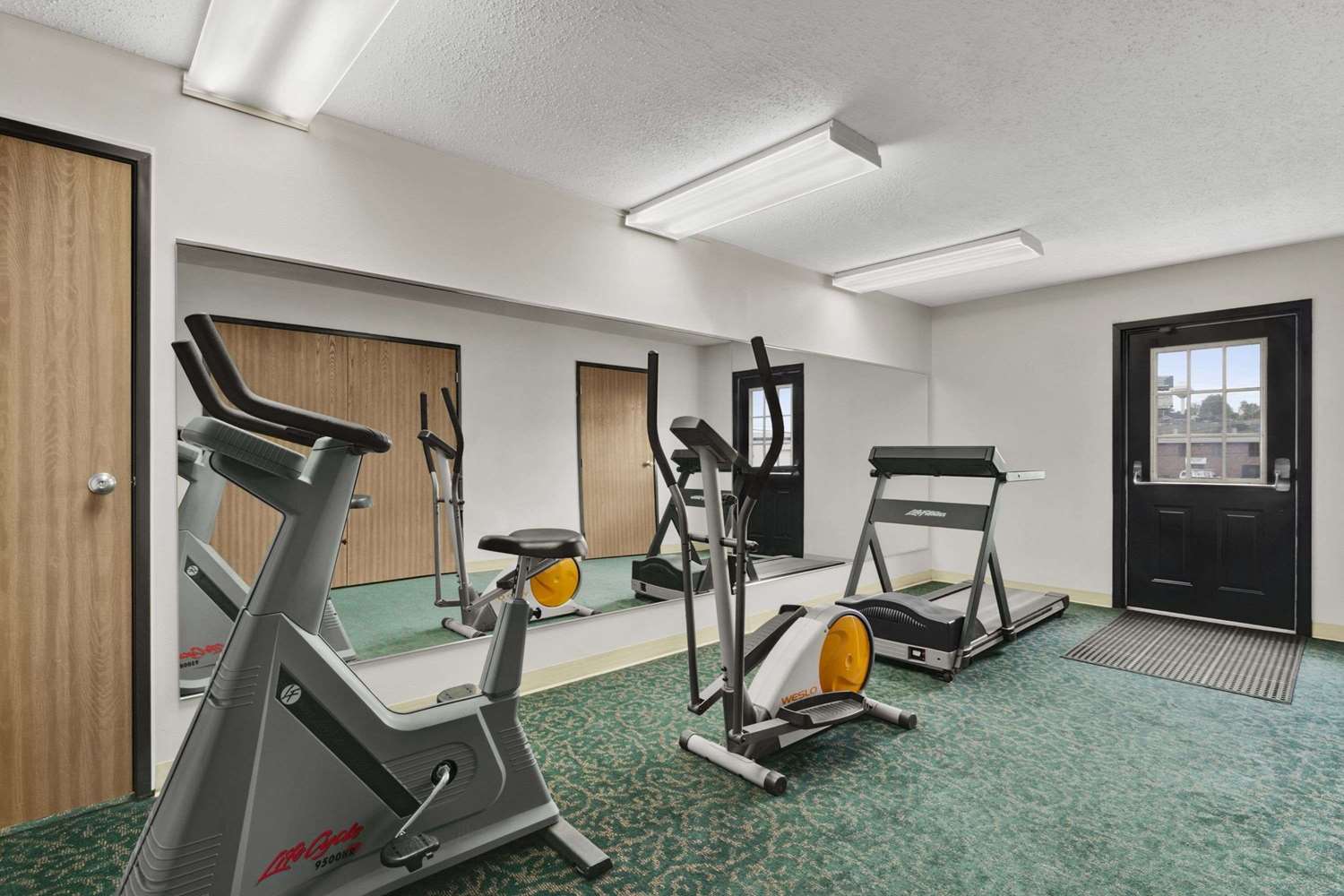 Super 8 by Wyndham Washington 20/32