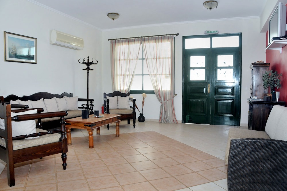 Kastro Hotel 18/25