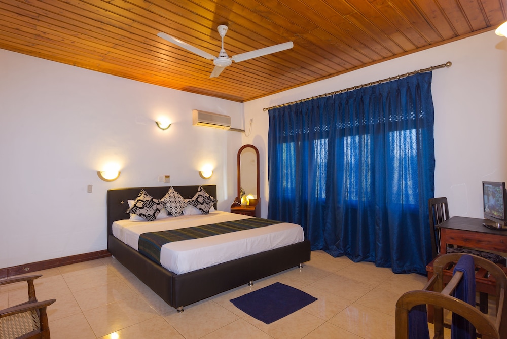 Tamarind Tree Inn 17/47