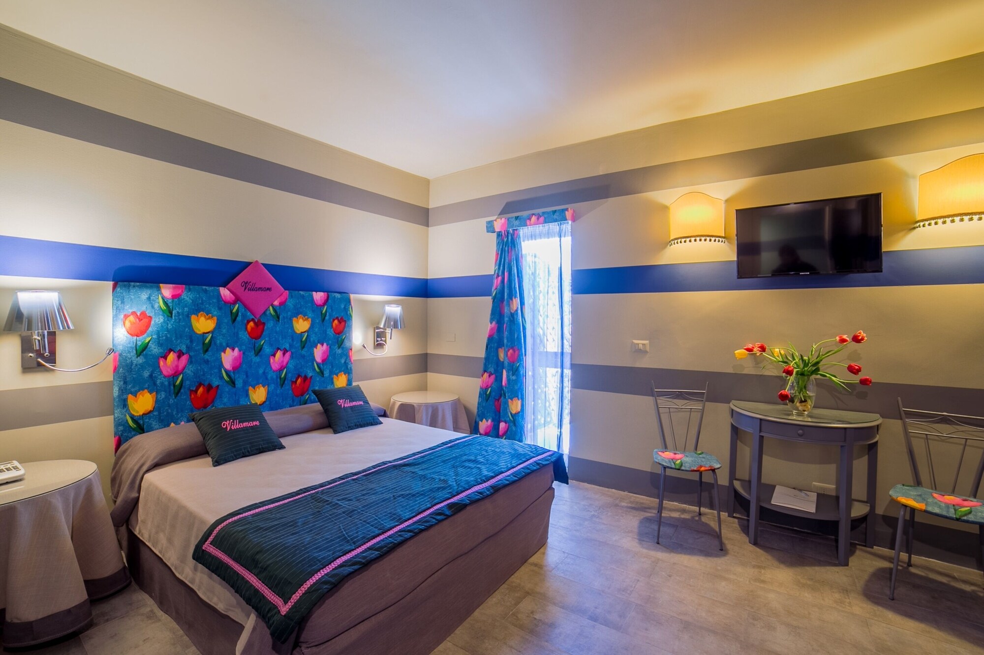 FAMILY, QUADRUPLE, MULTIPLE BEDS
