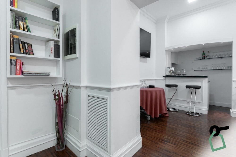 HOTIDAY Room Collection - Roma Porta Pia 34/50