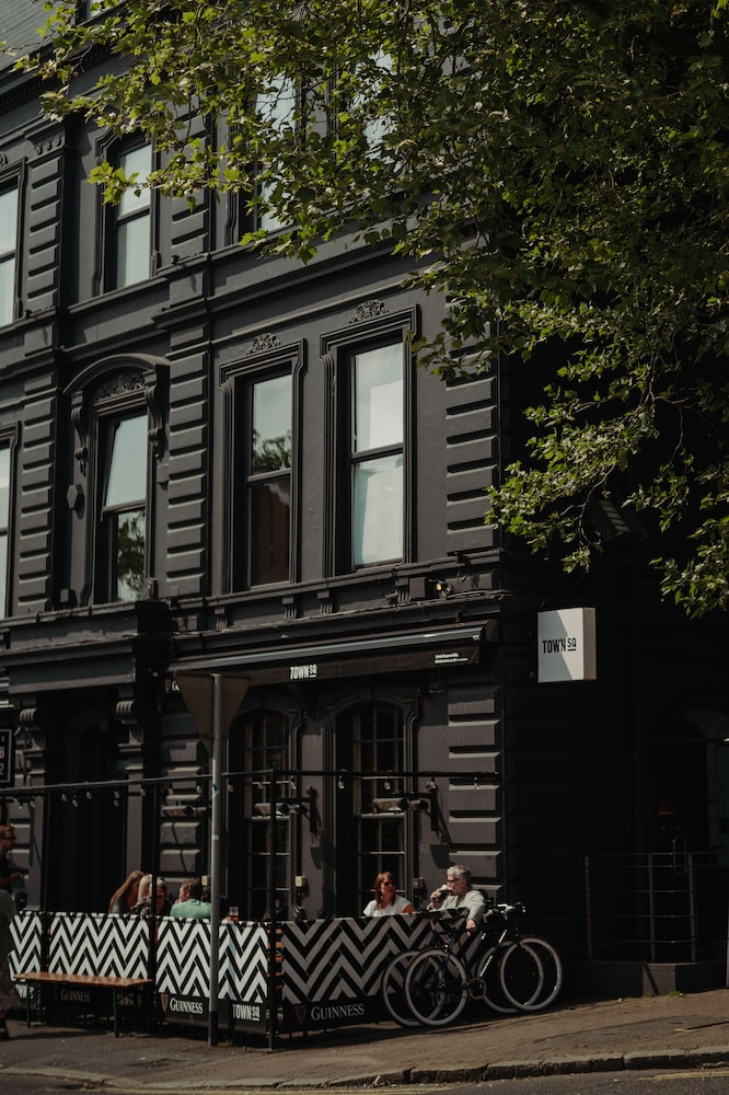 The 1852 Hotel 2/61