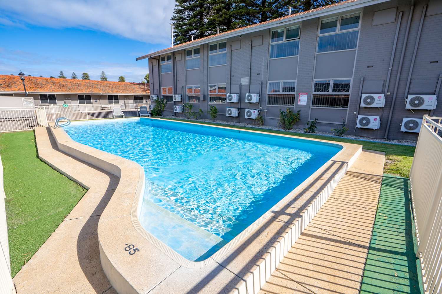 Hospitality Esperance, SureStay Collection by Best Western 68/74