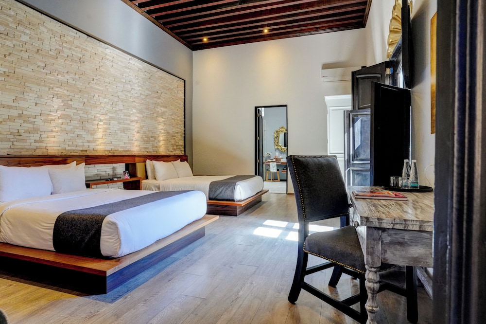 Meson de Santa Rosa Luxury Hotel 18/70