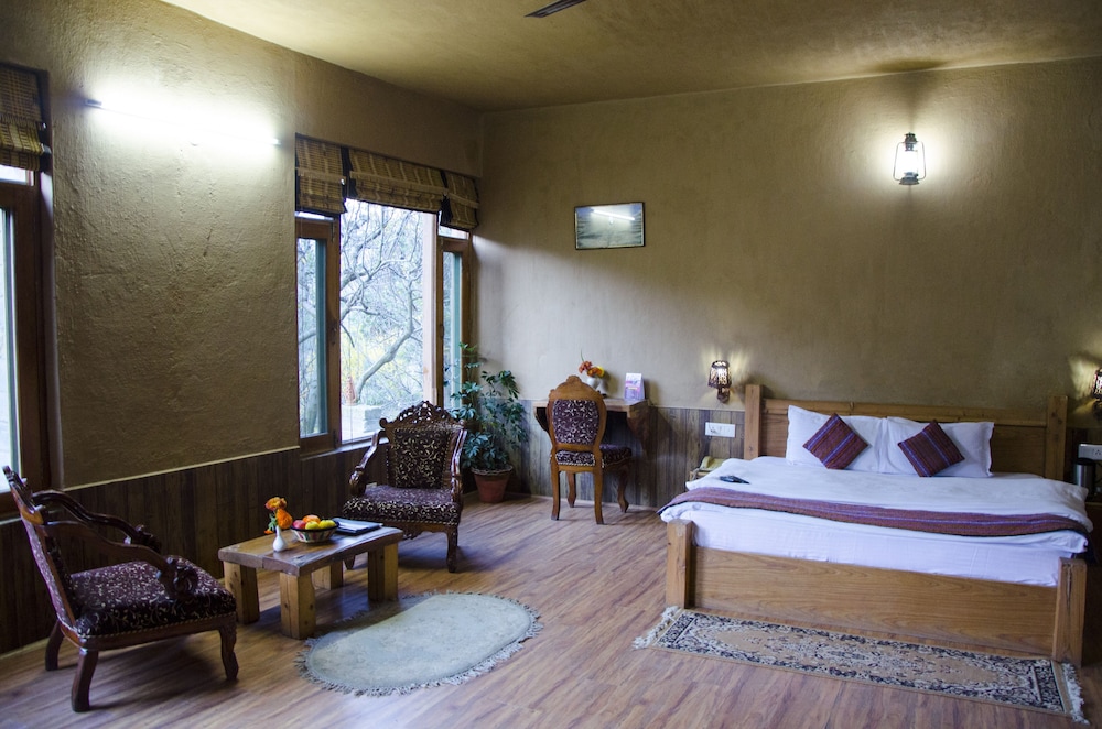 HERITAGE VILLAGE RESORT 27/77