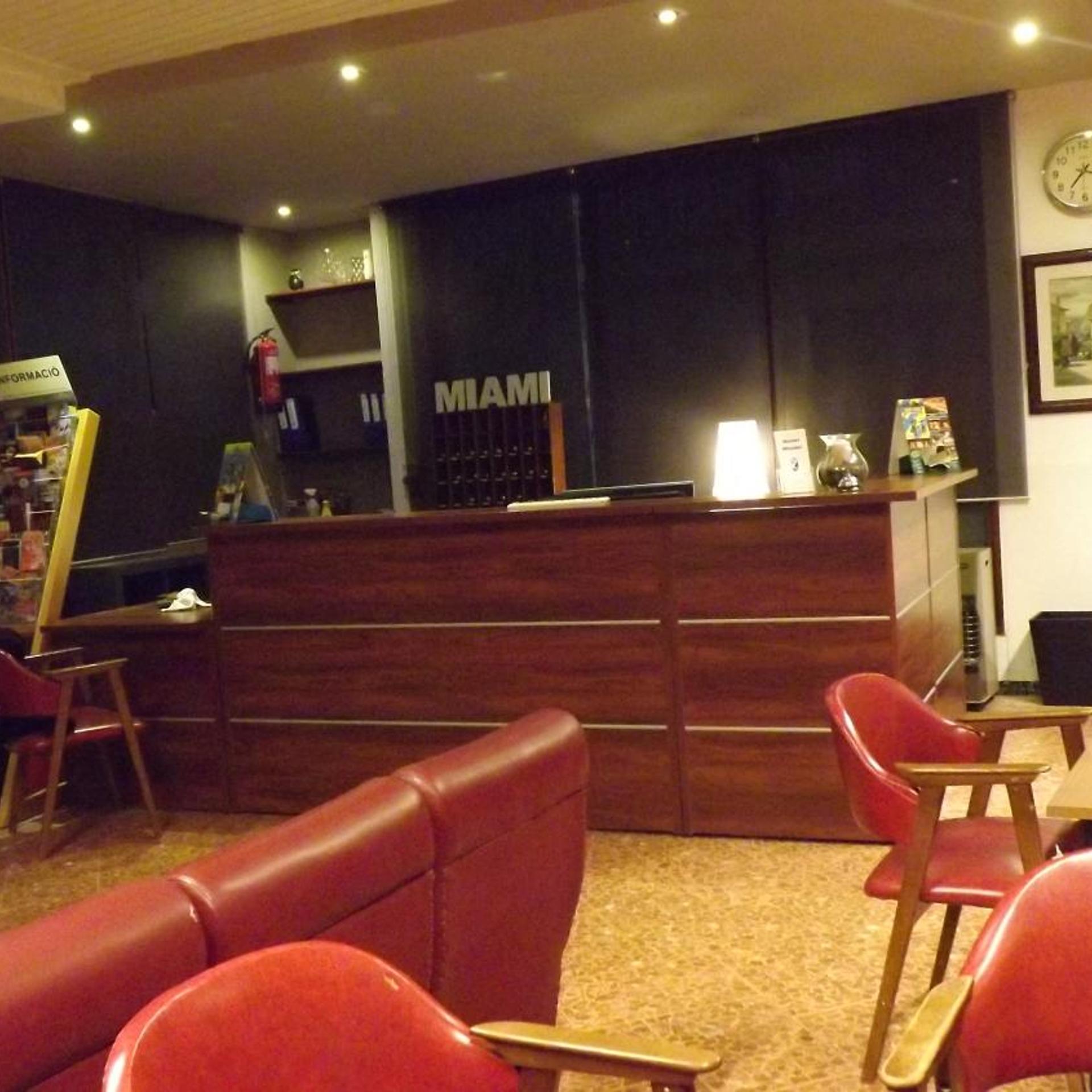 Miami Hotel 6/54