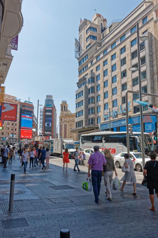 Arenal Suites Gran Vía 38/50