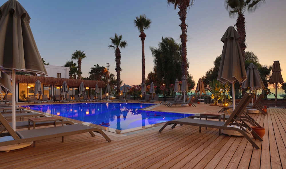 Yalipark Beach Hotel 41/65